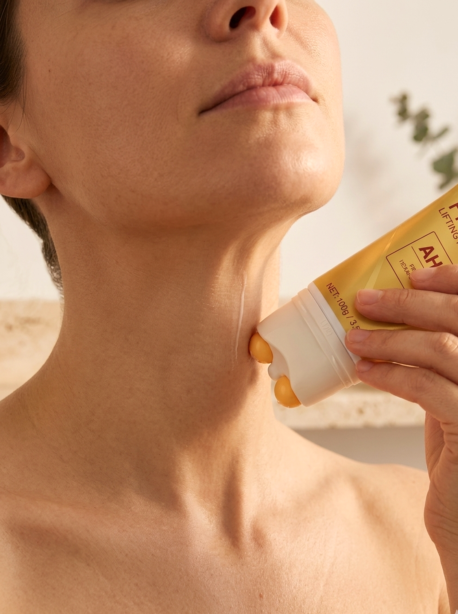 liftéskin neck firming roller cream — jawline sculpting hero shot